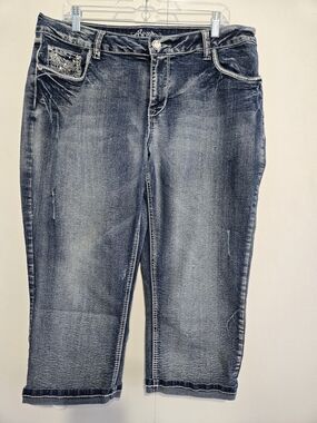 Revolt Capri Jeans Women’s 16W Plus Size Embellished Pockets Stretch Denim Bling